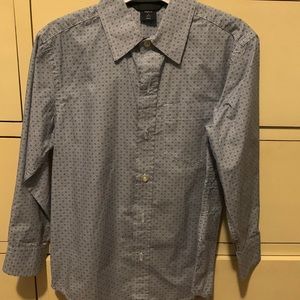 Gap kids youth size 6-7 button down colors, blue and white.